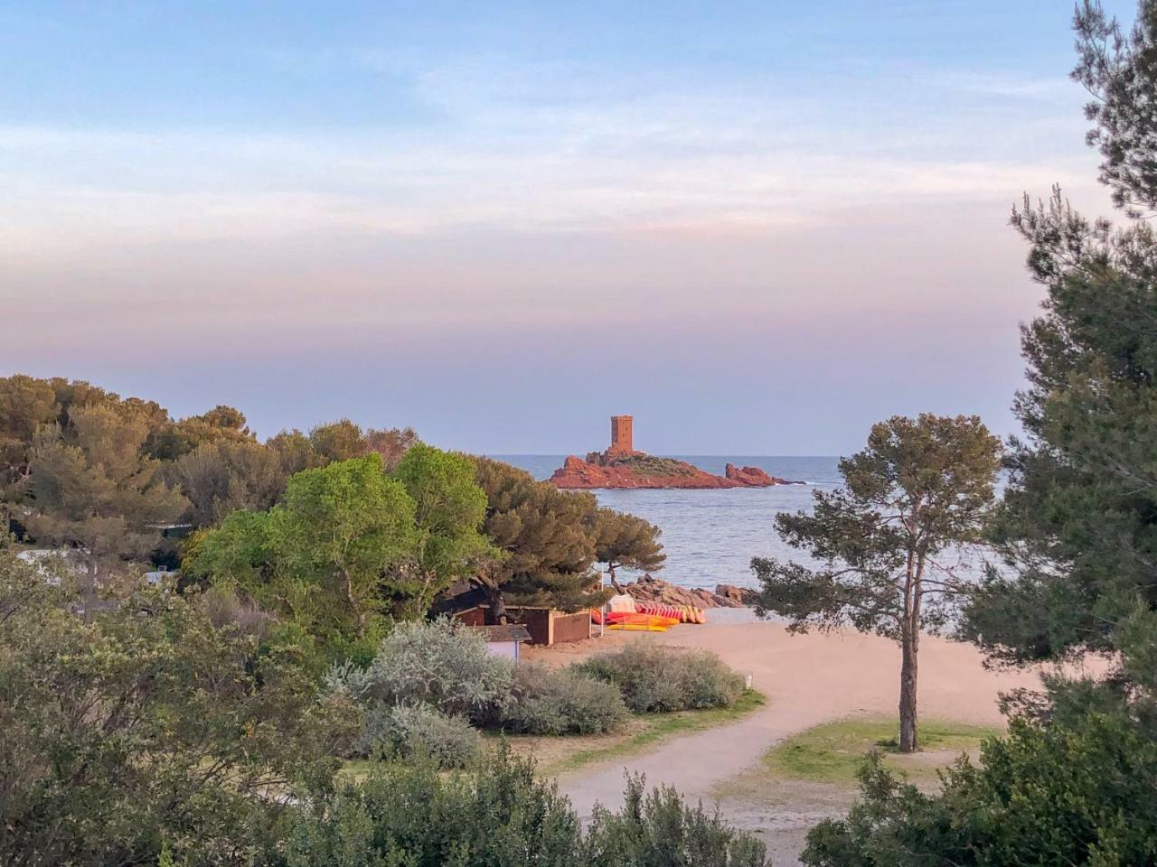 Le Semaphore Saint-Raphaël Dış mekan fotoğraf